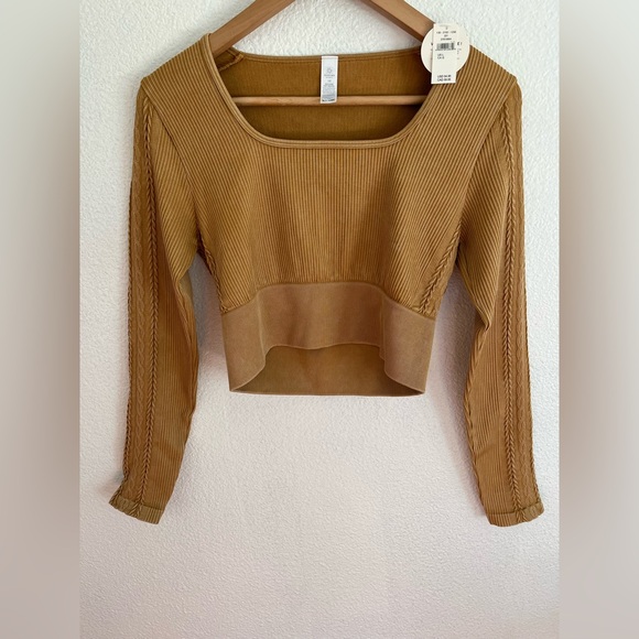 Aerie Offline Seamless Cable Cropped Compression Stonewash Brown Top L - Picture 2 of 13